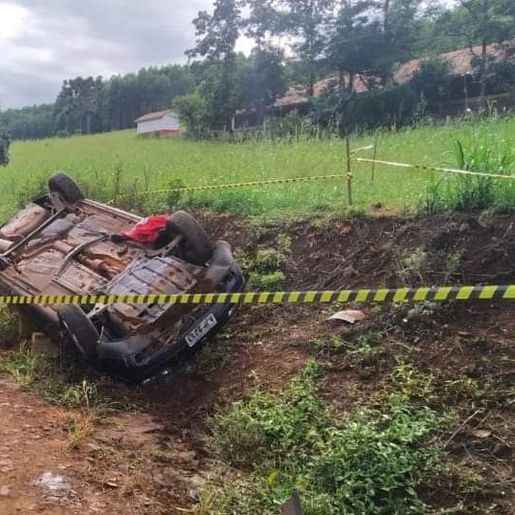 Motorista morre em capotamento em Xaxim