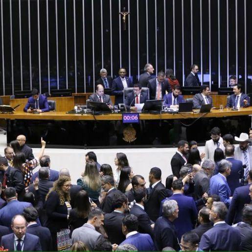 Câmara aprova urgência a projeto que cria 18 vagas deputados federais