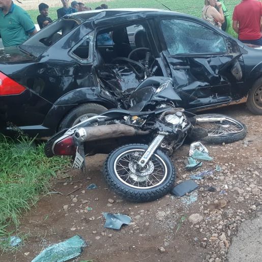 Colisão entre carro e duas motos deixa dois feridos na BR-158