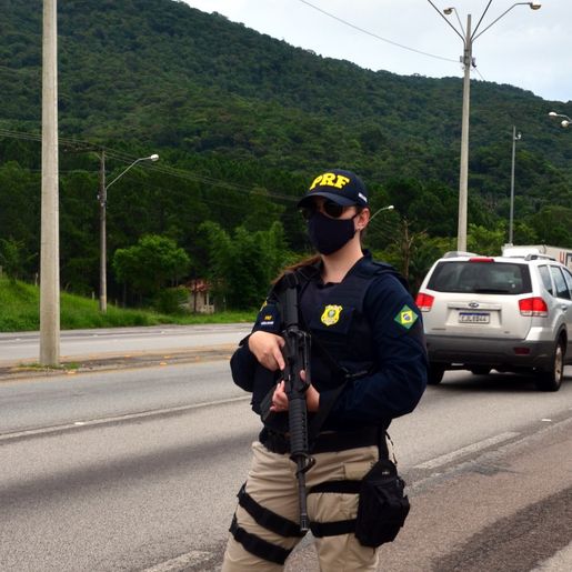 PRF inicia Operação Finados 2021 nas rodovias federais de Santa Catarina