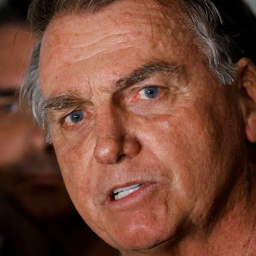 Bolsonaro pede autorização a Moraes para reduzir pena por meio da leitura
