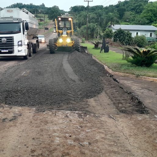 Trecho íngreme que dificulta subida de caminhões receberá terceira faixa