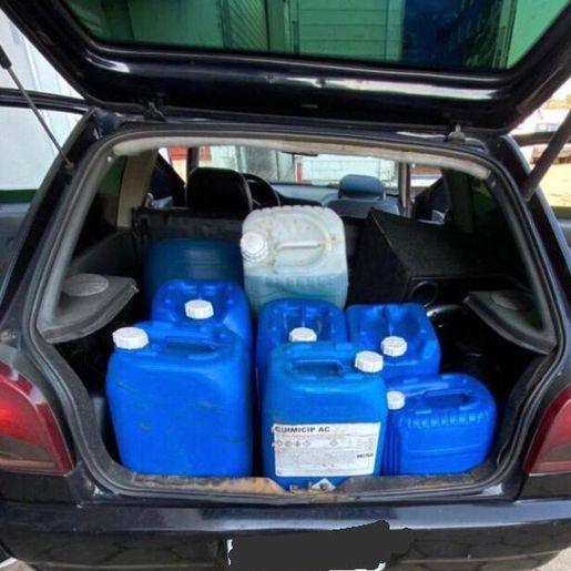 Receita Federal apreende 600 litros de gasolina e dezenas de botijões de gás