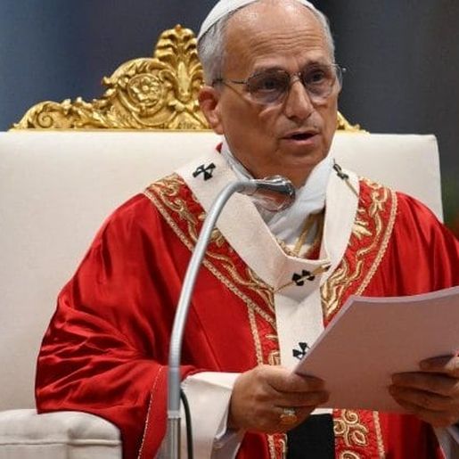 Arcebispo de Chapecó recebe pálio das mãos do Papa Leão XIV