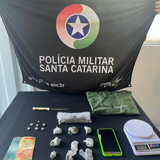 Jovem é preso por tráfico de drogas em São Miguel do Oeste