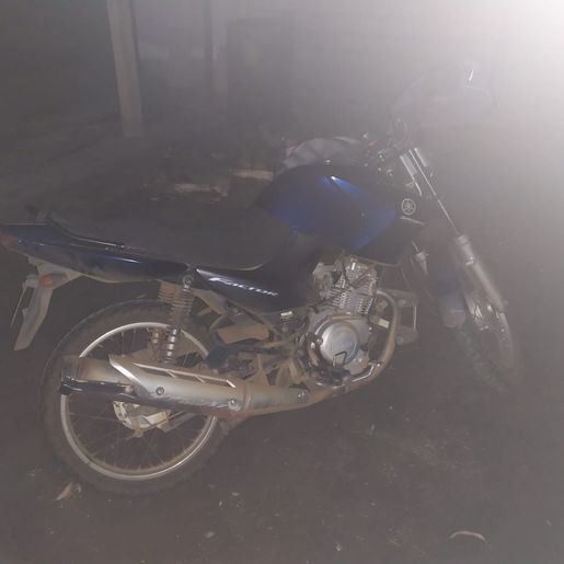 Colisão traseira deixa motociclista ferido na SC-492 em Bandeirante; assista