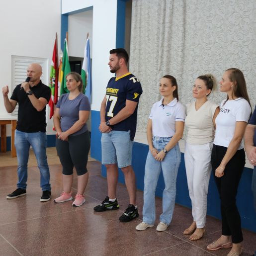 Reunião apresenta equipe e novidades para os Grupos de Atividade Física em Iporã