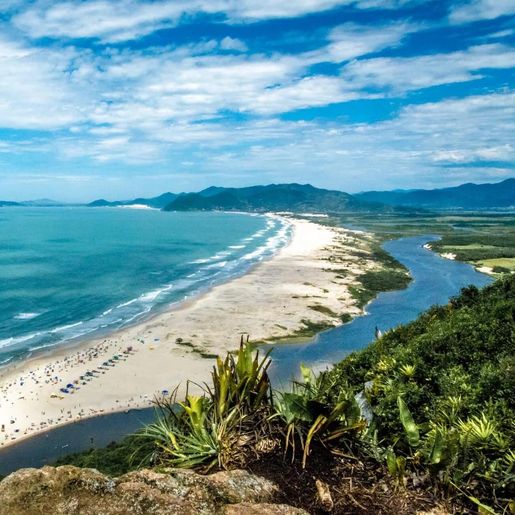 Em 8 meses, SC já recebeu mais estrangeiros do que em todo o ano passado