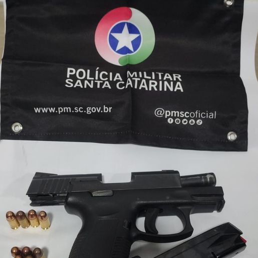 Motorista é preso por porte ilegal de arma de fogo na SC 157