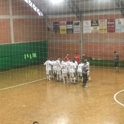 Joni Gool dita as regras da partida, vence Fraiburgo e disputa pelo empate no próximo sábado