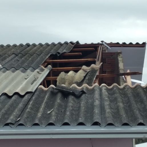 Temporal danifica escolas e aulas são suspensas em Santa Helena