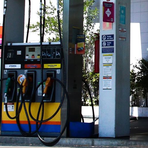 Governo pede à Petrobras que adie reajustes da gasolina e do diesel