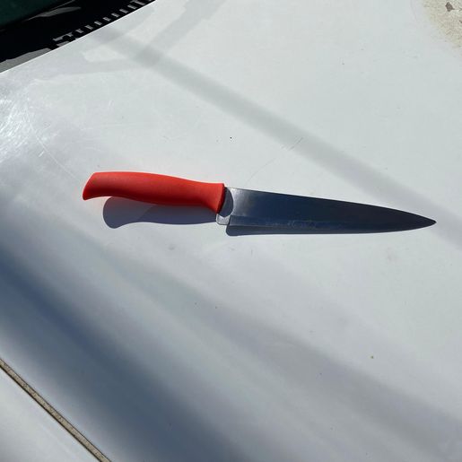 Idoso avança contra PM com faca e é contido com choque em Descanso