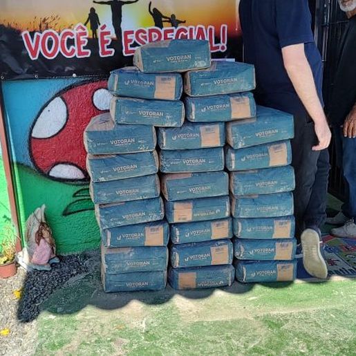 Voluntários se unem para mutirão da creche que sofreu ataque em Blumenau