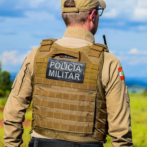 Idosa é presa por racismo após chamar funcionário de ‘preto porco’ em SC