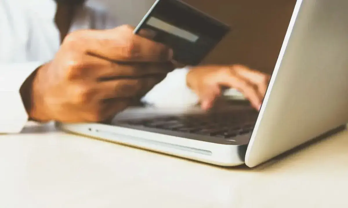 Inadimplência cai para 22,2% em SC e fica abaixo da média nacional