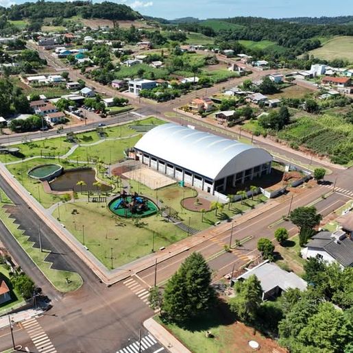 Princesa: obras no ginásio causam suspensão temporária da iluminação da praça