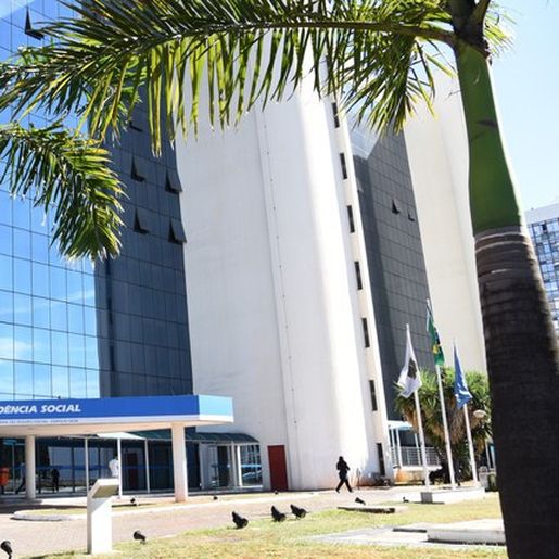 Governo inicia pagamento a mais de 1,2 milhão de aposentados vítimas de descontos indevidos