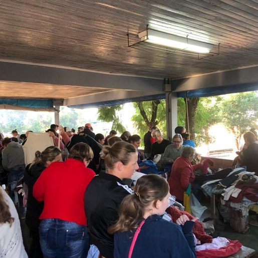 Tunápolis realiza entrega de arrecadações da Campanha do Agasalho