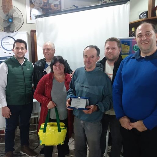 Laticínios Lac Lélo comemora 23 anos de atividades com premiação a produtores