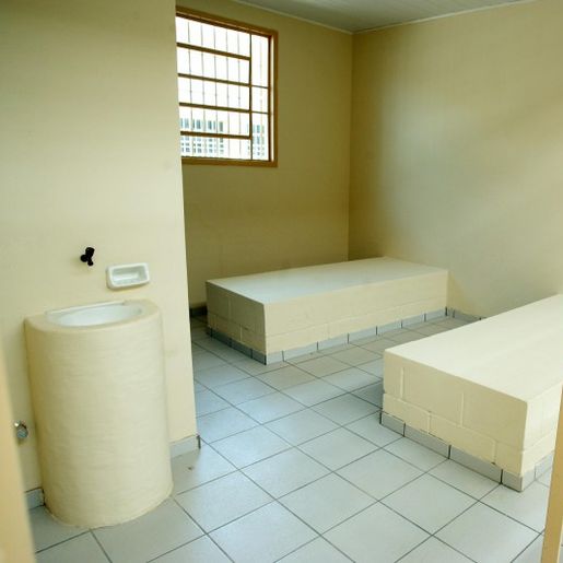 Pastor é preso em flagrante ao tentar entrar com maconha e celulares na penitenciária