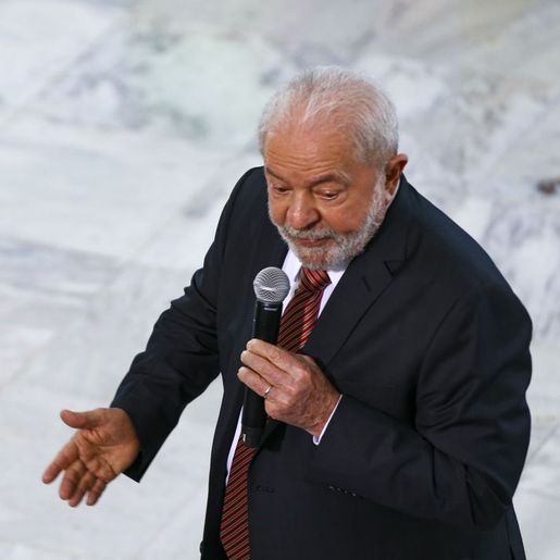 “É preciso colocar o rico no imposto de renda”, diz Lula