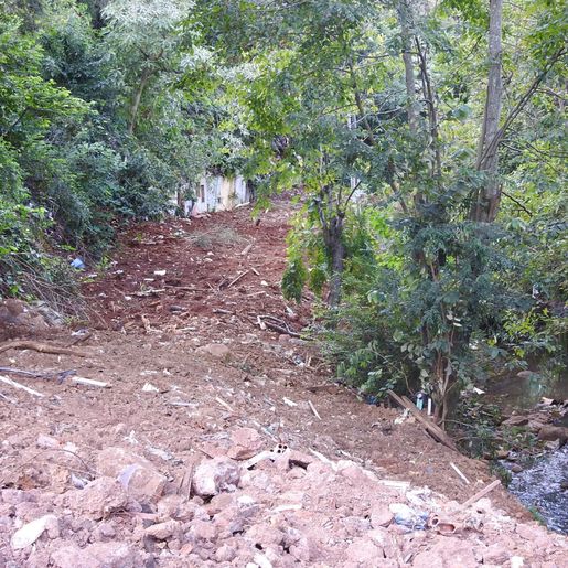 Município inicia recuperação de área de risco após entrega de moradias
