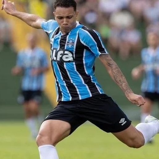 Com um a menos, Grêmio vence o Ypiranga por 1 a 0