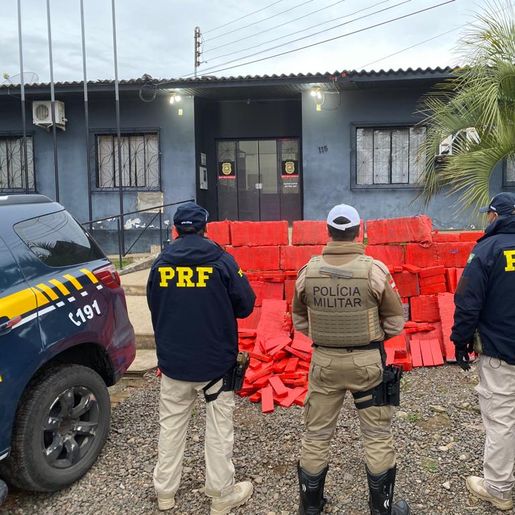 PRF e PMRv apreendem camioneta clonada e com 632 quilos de maconha em SC