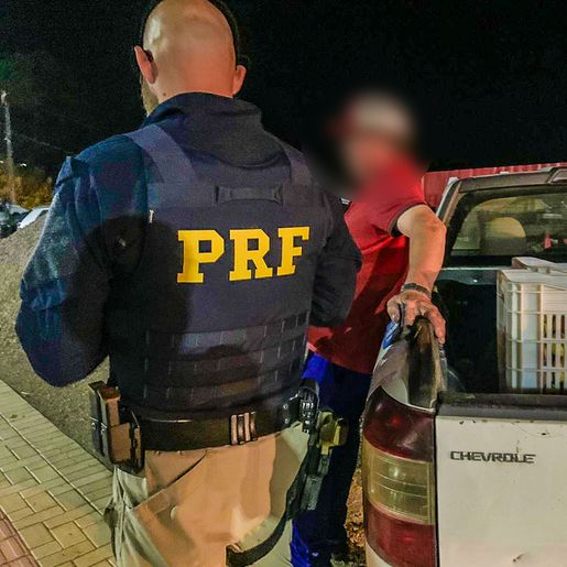 PRF iniciará fiscalização de veículos estacionados sobre calçadas na Willy Barth