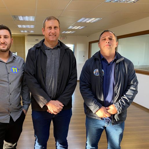 Candidatos a prefeito de Barra Bonita chegam para debate na Rádio Peperi