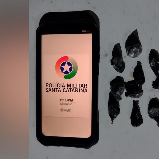 Polícia Militar prende homem por tráfico de drogas em Descanso
