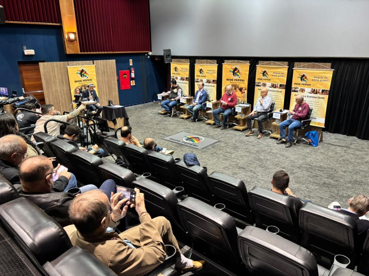 Candidatos ao Senado se apresentam no primeiro bloco do debate da Peperi