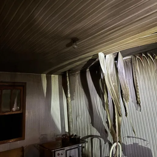 Panela esquecida causa princípio de incêndio em casa em Descanso