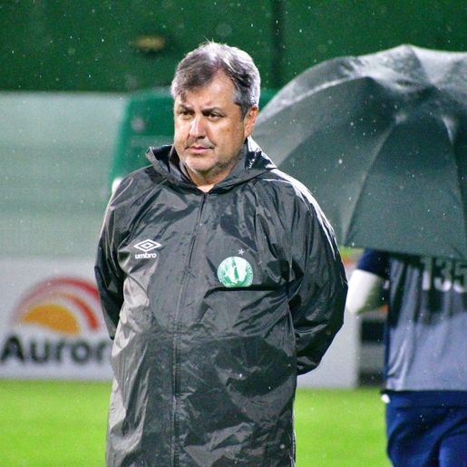 Gilson Kleina é demitido da Chapecoense após derrota para o Londrina