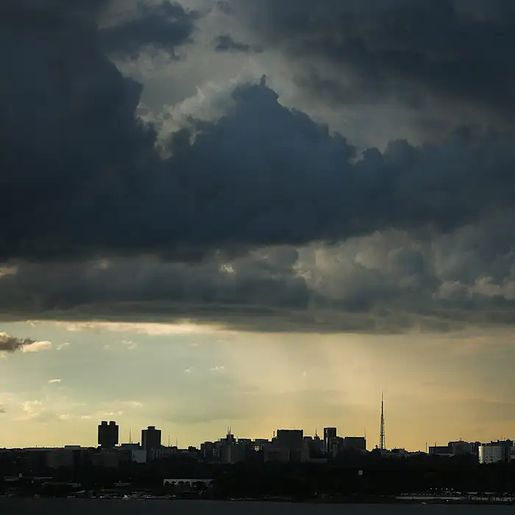 Defesa Civil alerta para risco de temporais no Oeste e Meio-Oeste de SC neste sábado