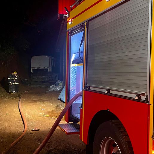 Incêndio em entulhos mobiliza bombeiros em São Miguel do Oeste