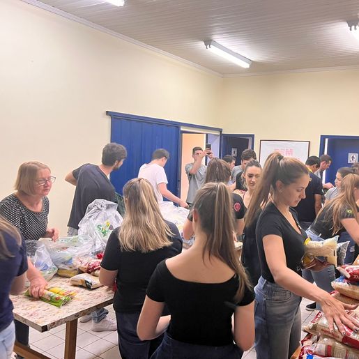 Dia C de Cooperar arrecada mais de 10 toneladas de alimentos e materiais de limpeza