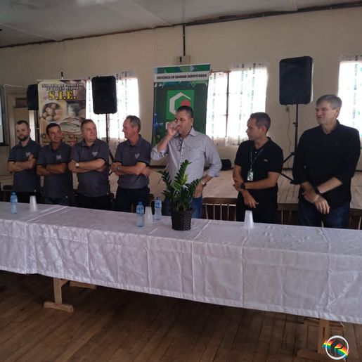 Porto Novo Laticínios realiza palestra para produtores com Airton Spies