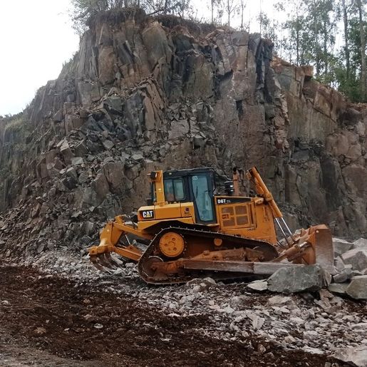Detonação de rochas causa interdição na BR-163, em Guaraciaba