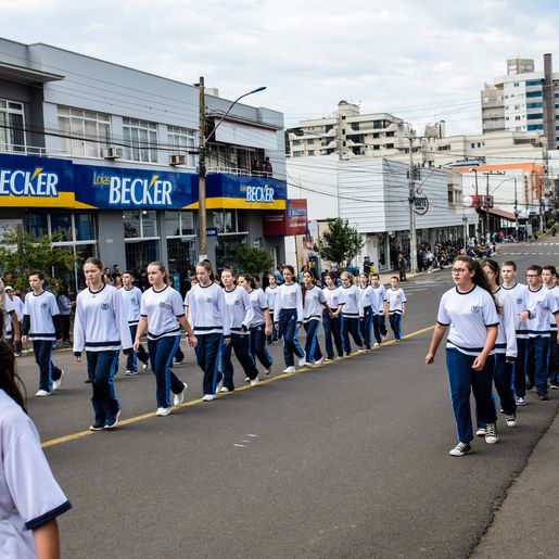 Desfile Militar tem público abaixo do esperado em São Miguel do Oeste