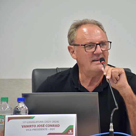 Vereadores aprovam projetos e indicam obras e serviços durante sessão da Câmara