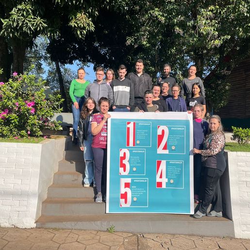 Professores de Mondaí protestam pela valorização da categoria