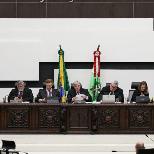 Judiciário derruba a lei da Escola Sem Partido em Santa Catarina