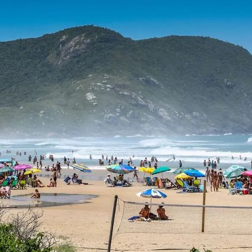 SC tem salto de 60% de turistas internacionais nos primeiros 10 meses de 2025