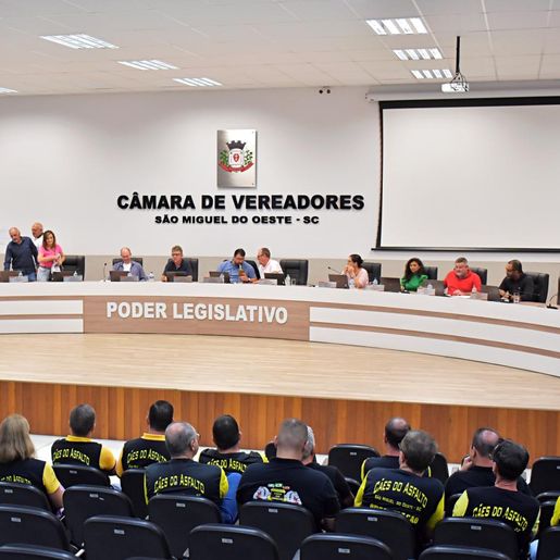 Vereadores aprovam venda de 23 veículos e máquinas da prefeitura de SMO
