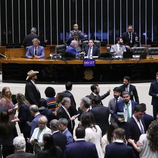 Câmara aprova cortar isenções fiscais e elevar taxação de bets e fintechs