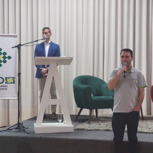 Café com Empresários aborda fontes de energia sustentáveis e formas de reduzir a conta de luz