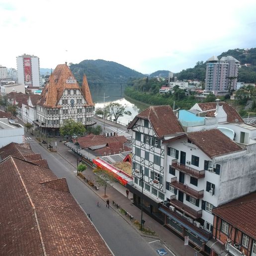 Blumenau anuncia fechamento de comércio de rua, shoppings, restaurantes e academias