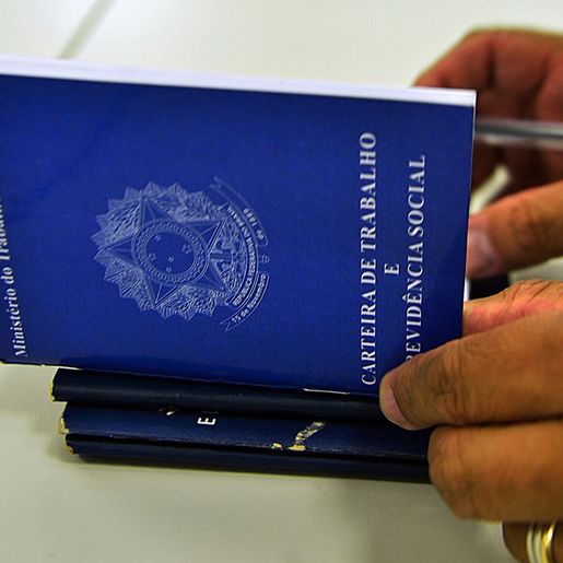 Brasil cria mais de 142 mil vagas com carteira assinada em julho